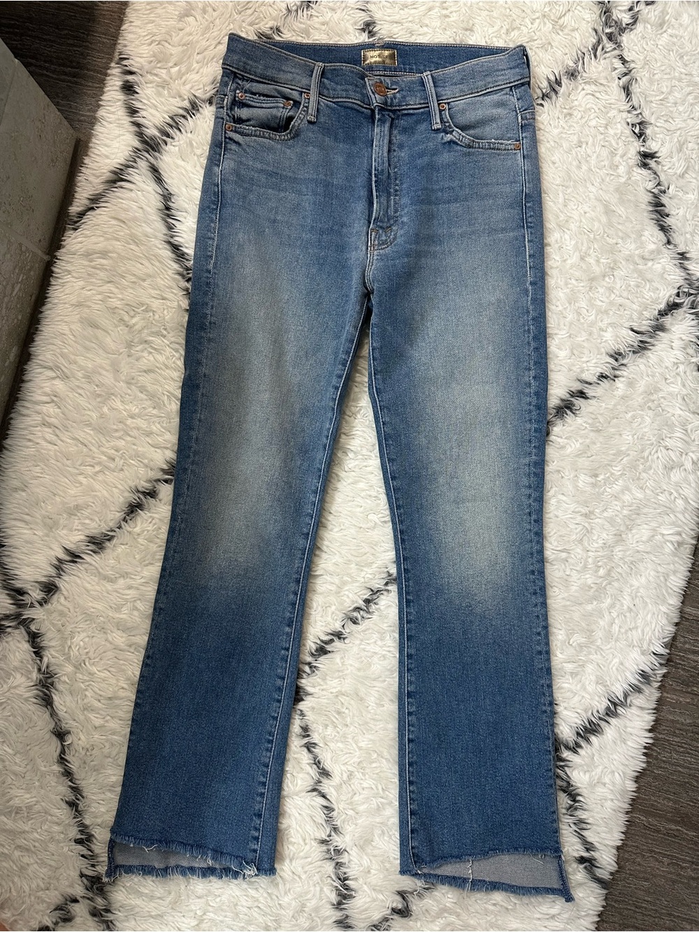 MOTHER Mid Blue High-Rise Insider Crop Step Fray Jeans